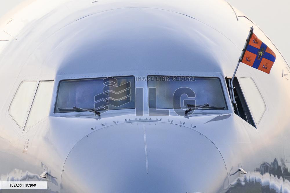 Royal Couple Arriving In Prague