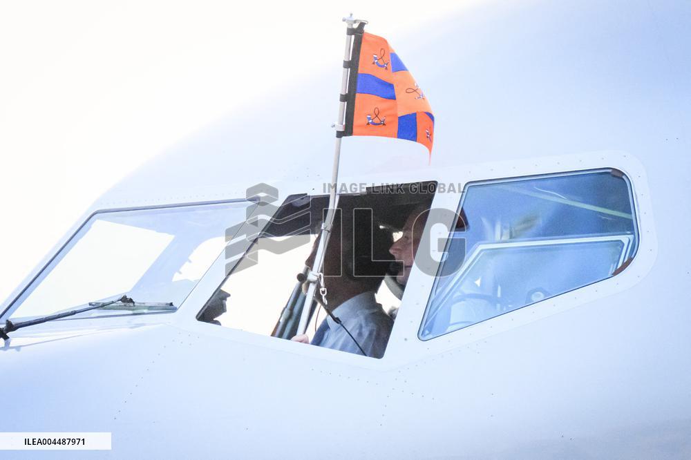 Royal Couple Arriving In Prague