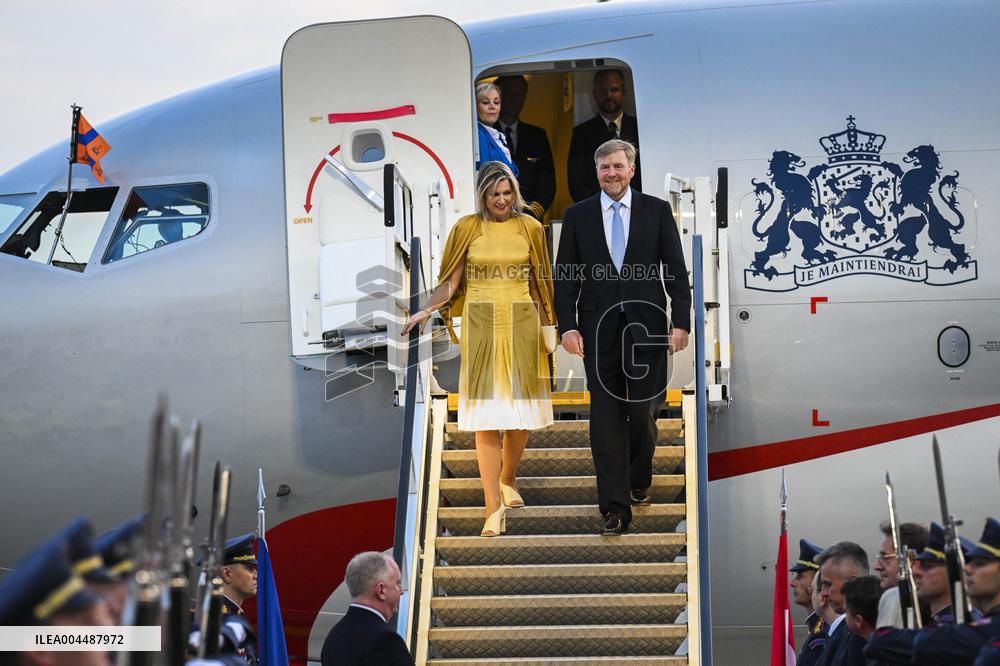 Royal Couple Arriving In Prague