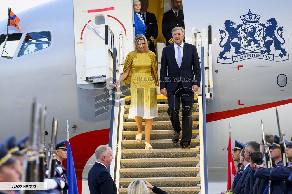 Royal Couple Arriving In Prague