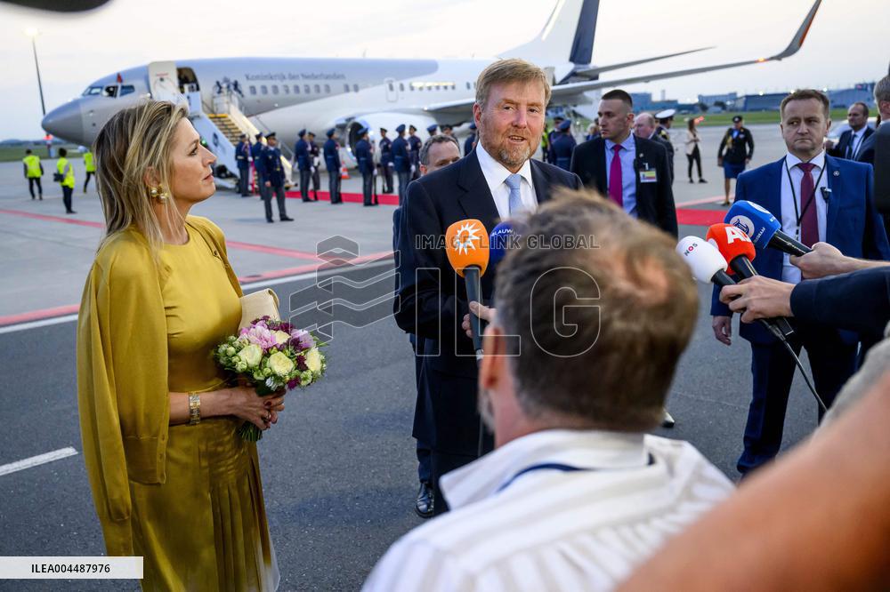 Royal Couple Arriving In Prague