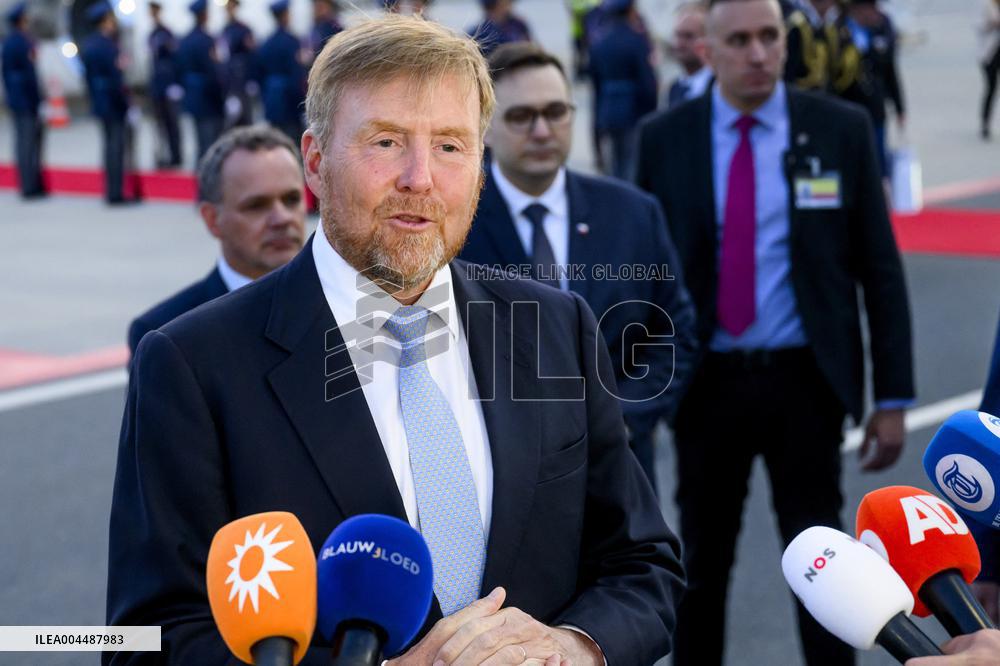 Royal Couple Arriving In Prague