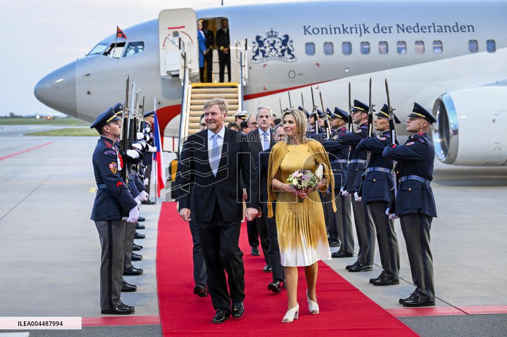 Royal Couple Arriving In Prague
