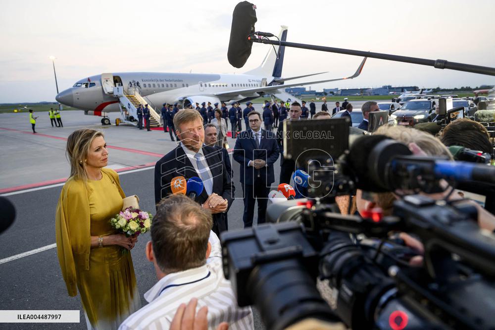 Royal Couple Arriving In Prague