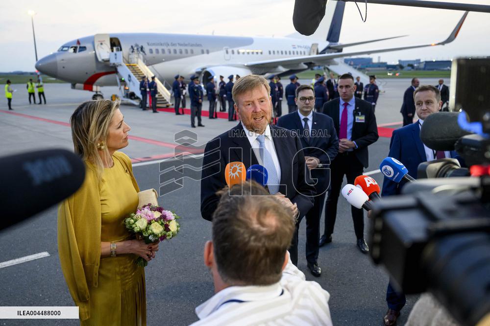 Royal Couple Arriving In Prague