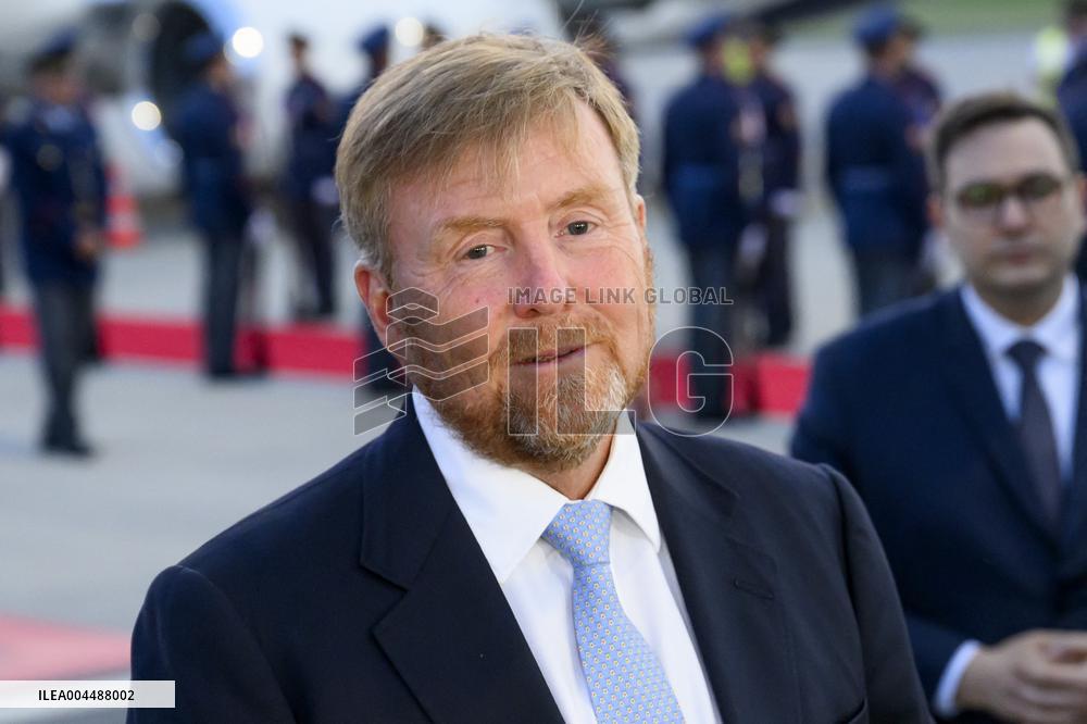 Royal Couple Arriving In Prague