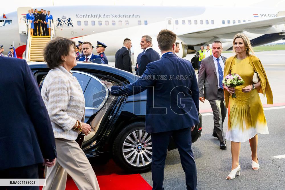 Royal Couple Arriving In Prague