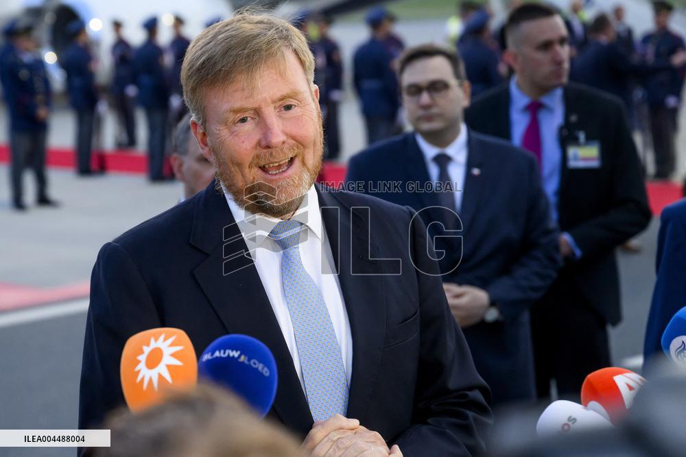 Royal Couple Arriving In Prague