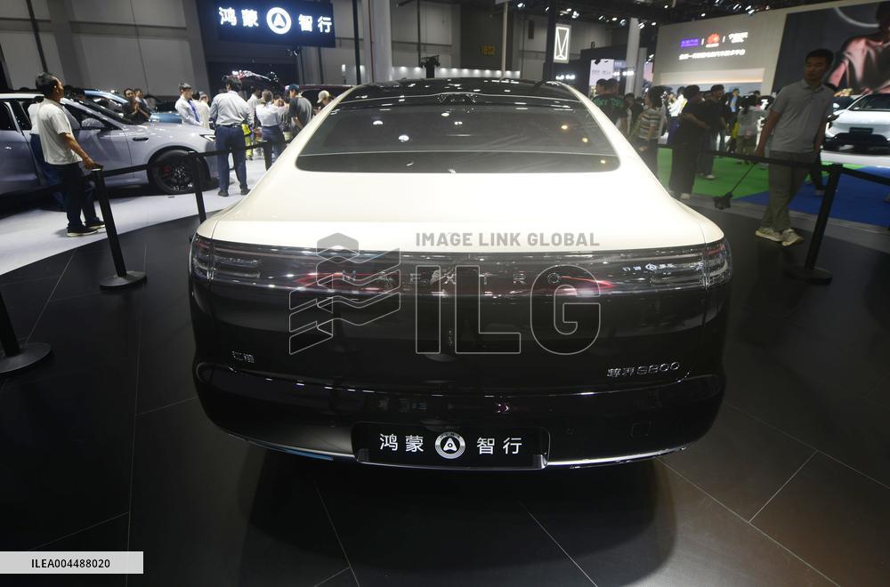 HUAWEI MAEXTRO S800 Sedan