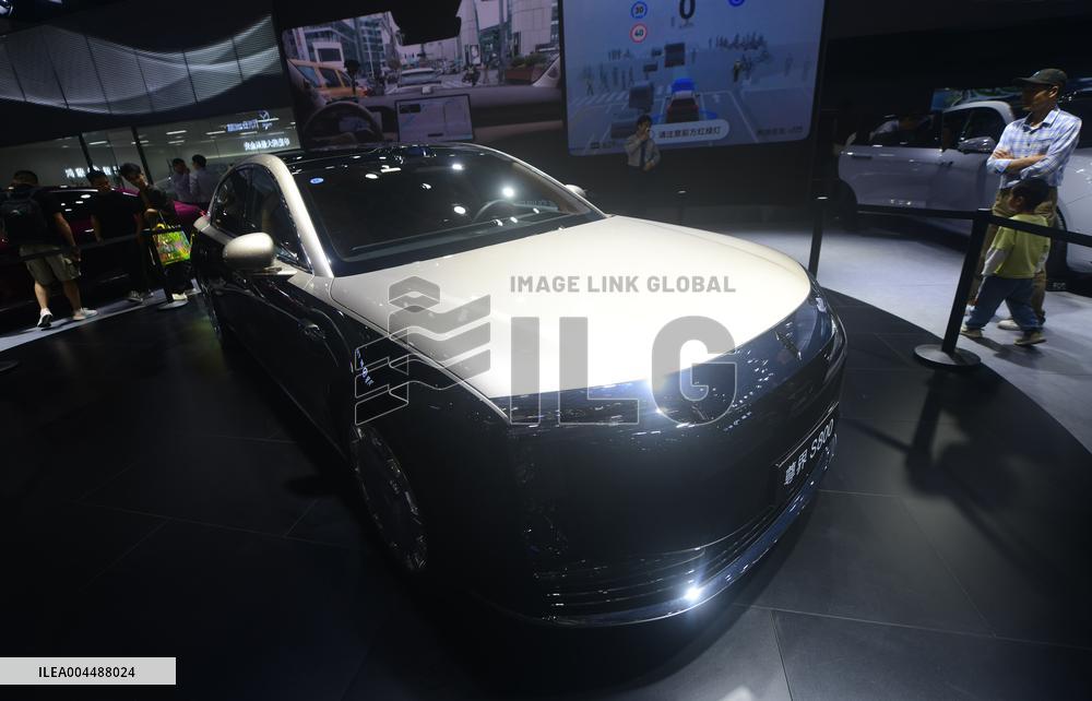 HUAWEI MAEXTRO S800 Sedan
