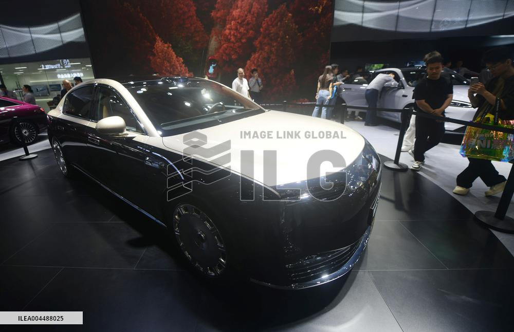HUAWEI MAEXTRO S800 Sedan