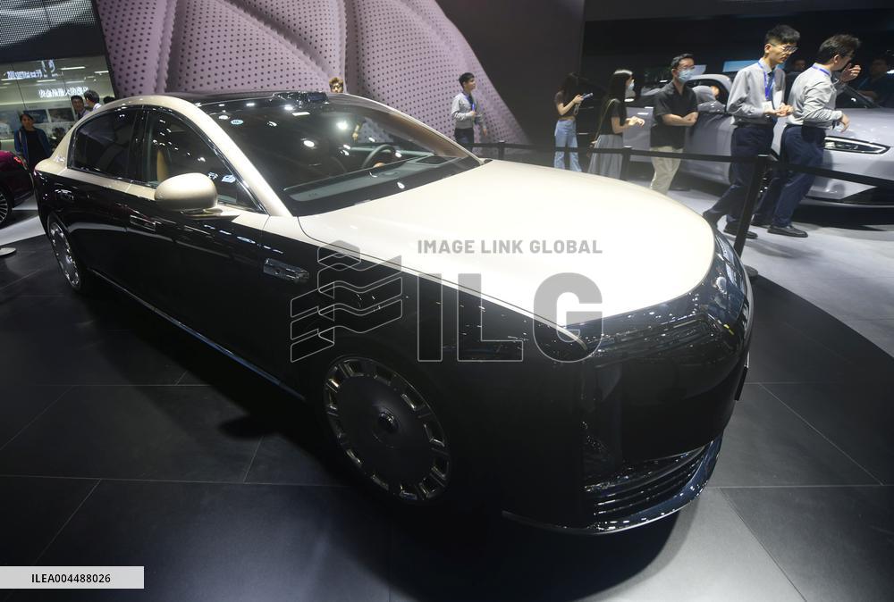 HUAWEI MAEXTRO S800 Sedan