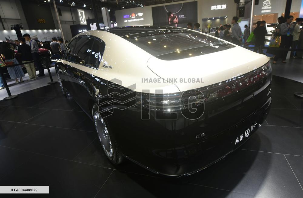 HUAWEI MAEXTRO S800 Sedan