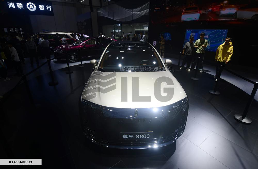 HUAWEI MAEXTRO S800 Sedan