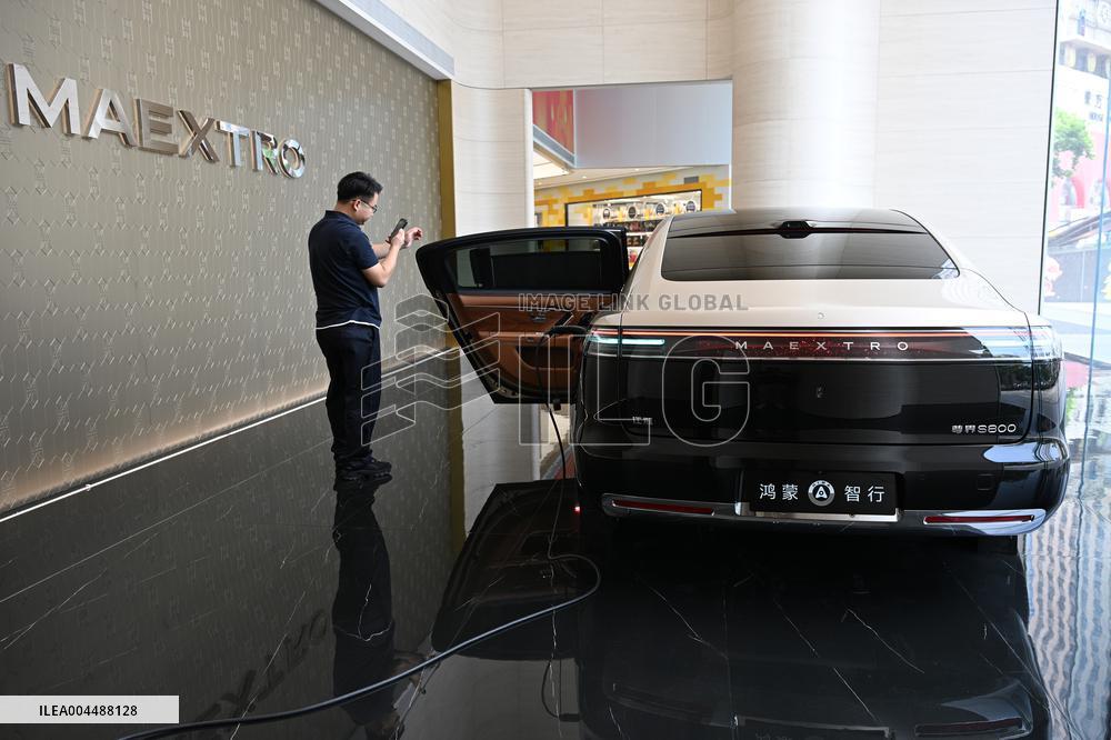 Huawei MAEXTRO S800 Luxury Car Popular in China