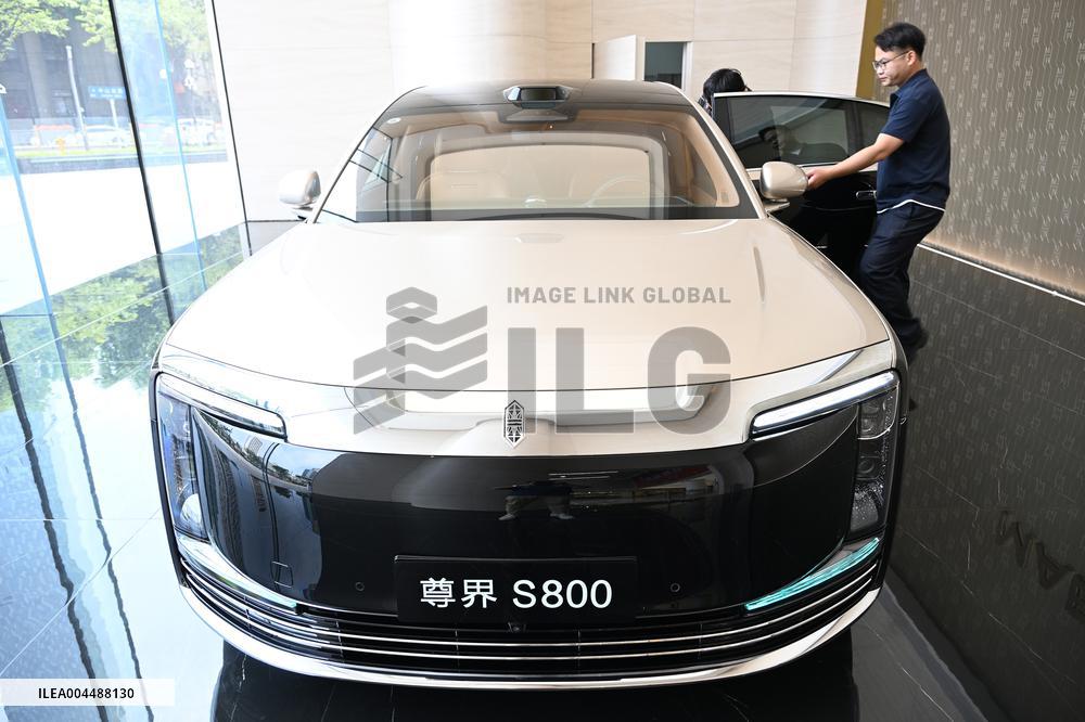 Huawei MAEXTRO S800 Luxury Car Popular in China