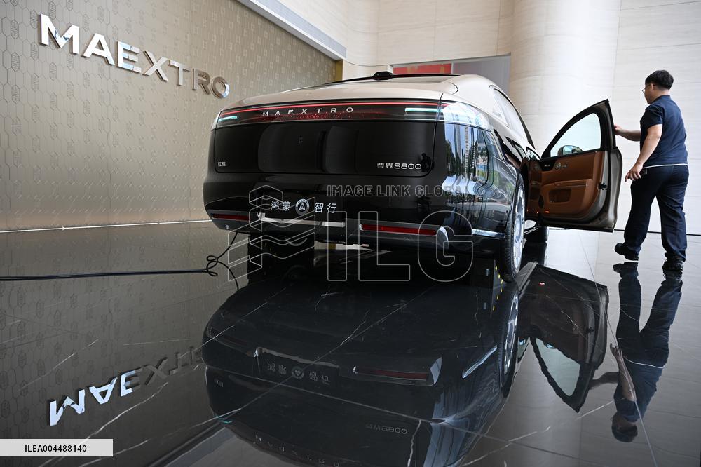 Huawei MAEXTRO S800 Luxury Car Popular in China
