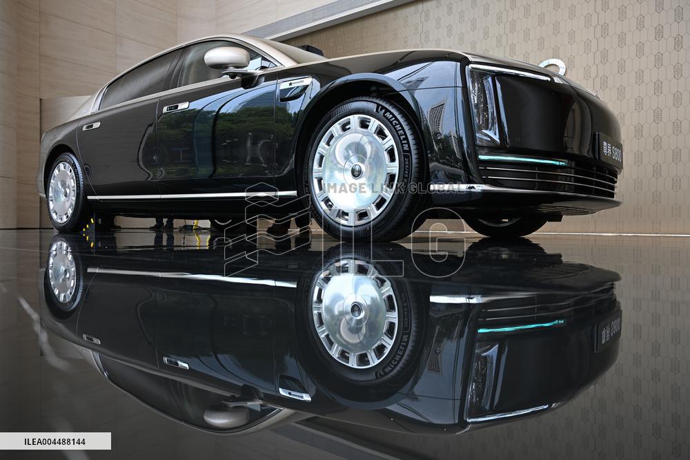 Huawei MAEXTRO S800 Luxury Car Popular in China