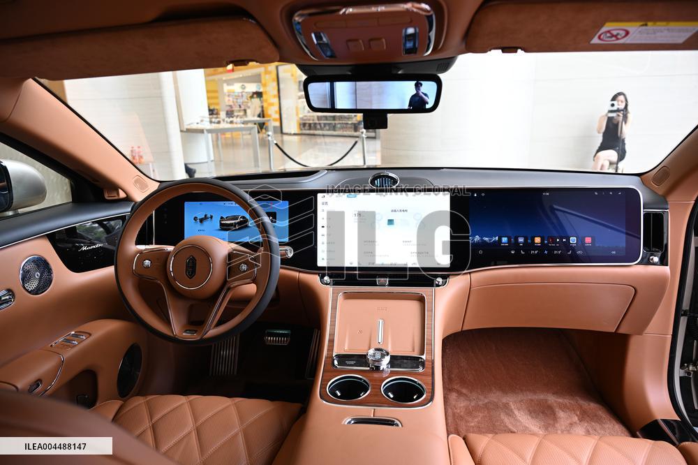 Huawei MAEXTRO S800 Luxury Car Popular in China