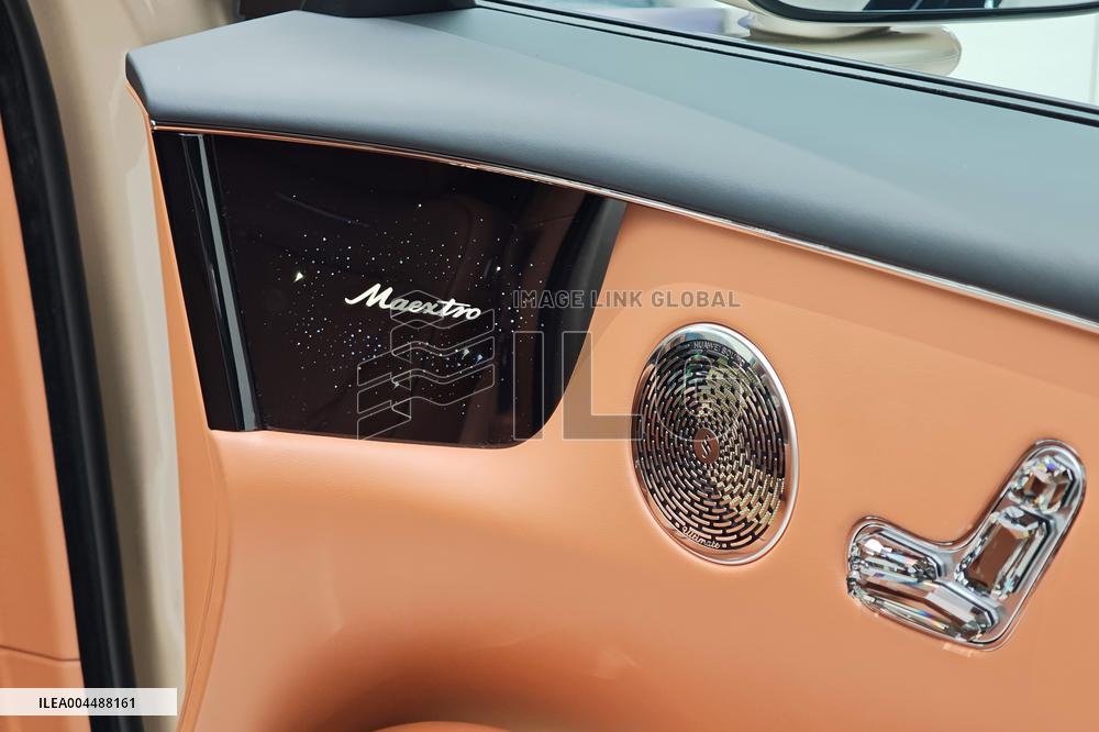 Huawei JAC GROUP MAEXTRO S800 Luxury Car