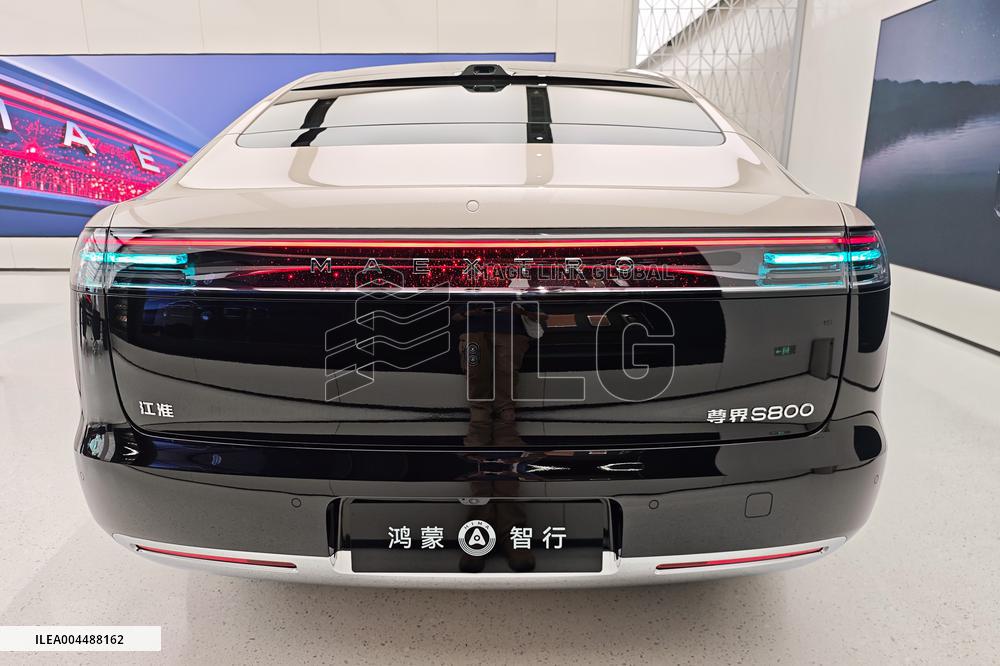 Huawei JAC GROUP MAEXTRO S800 Luxury Car