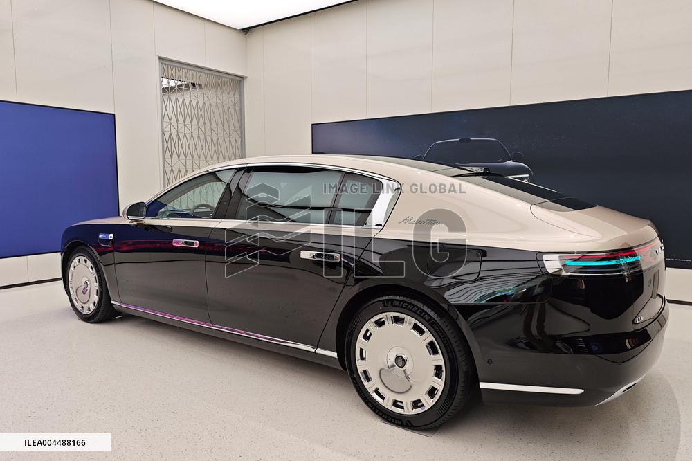 Huawei JAC GROUP MAEXTRO S800 Luxury Car