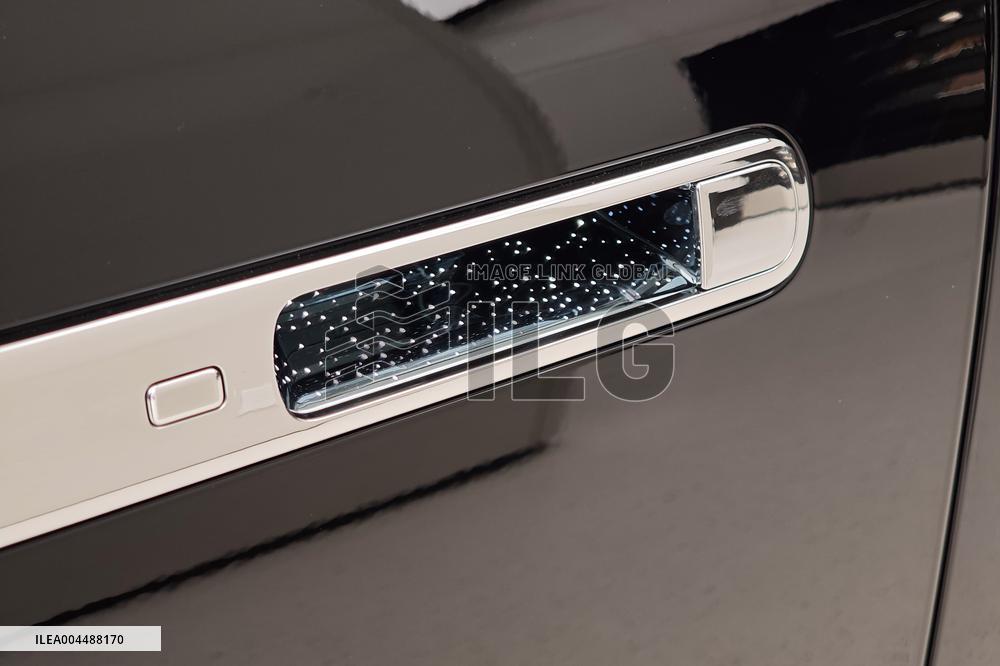 Huawei JAC GROUP MAEXTRO S800 Luxury Car