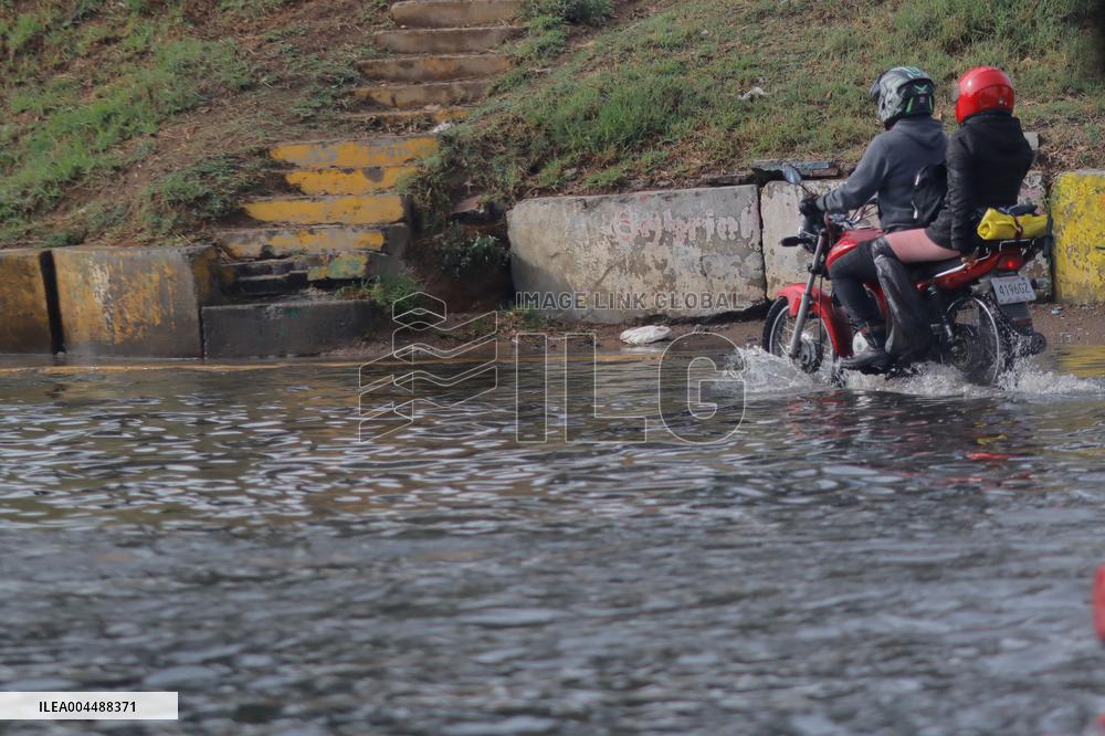 Sudden Rains Flood the Streets - Mexico City