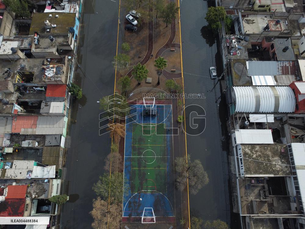 Sudden Rains Flood the Streets - Mexico City