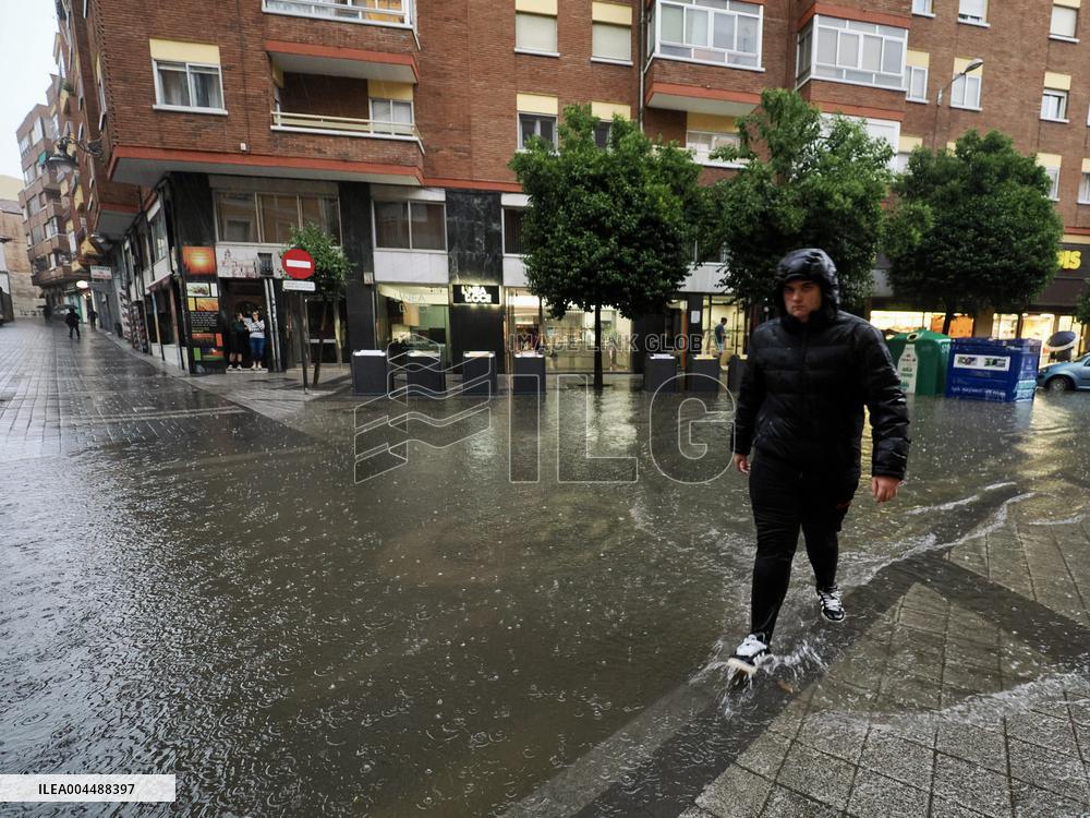 Heavy Downpour Causes at Least 50 Incidents - Spain