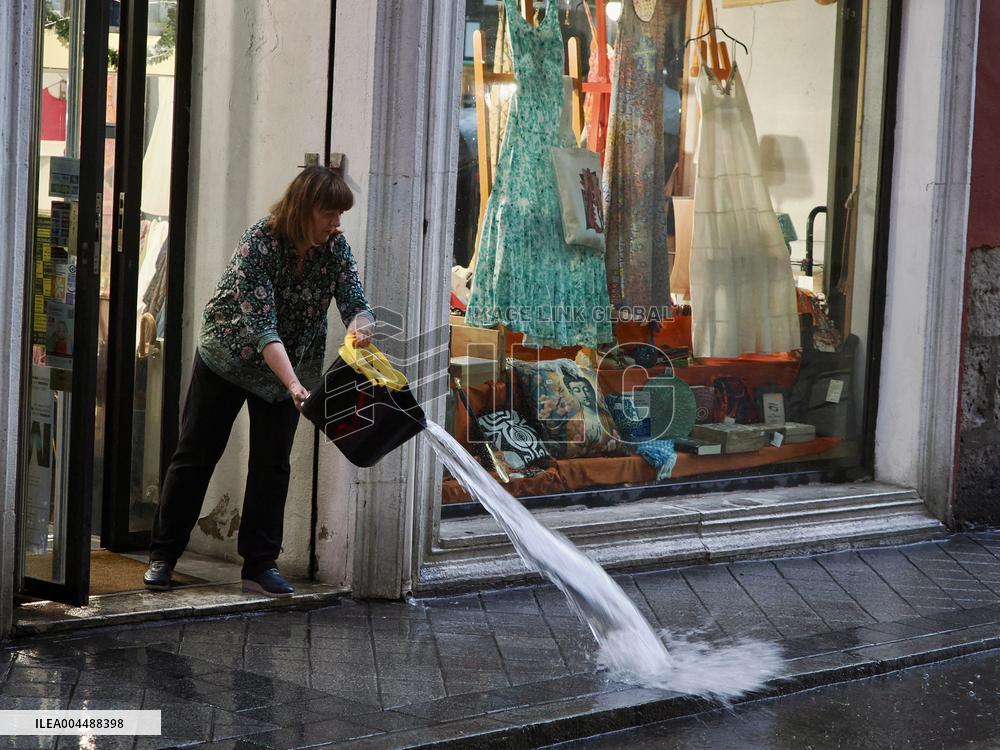 Heavy Downpour Causes at Least 50 Incidents - Spain