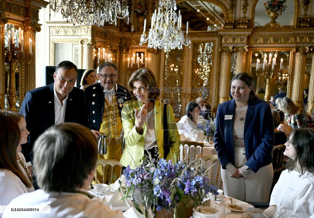 UKRAINIAN CHILDREN ROYAL PALACE