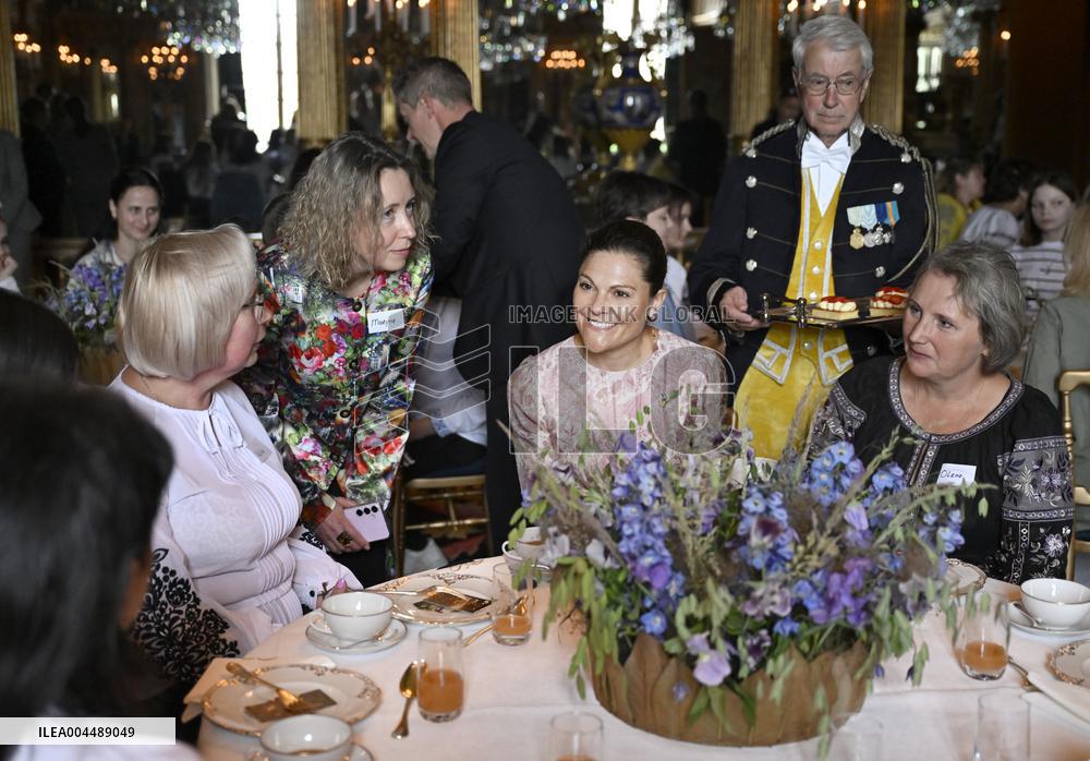 UKRAINIAN CHILDREN ROYAL PALACE