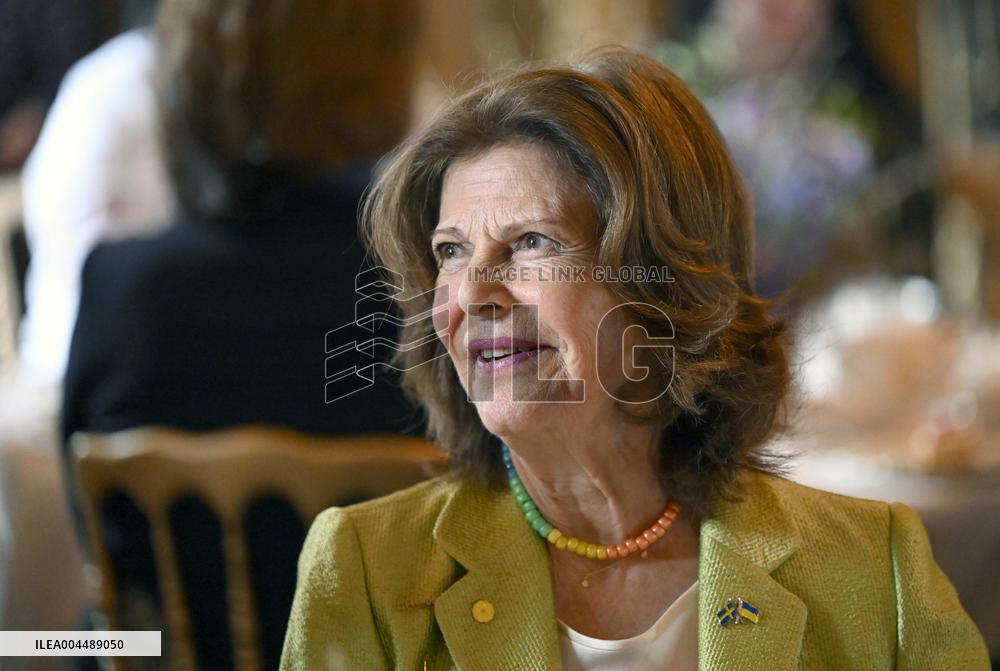 UKRAINIAN CHILDREN ROYAL PALACE