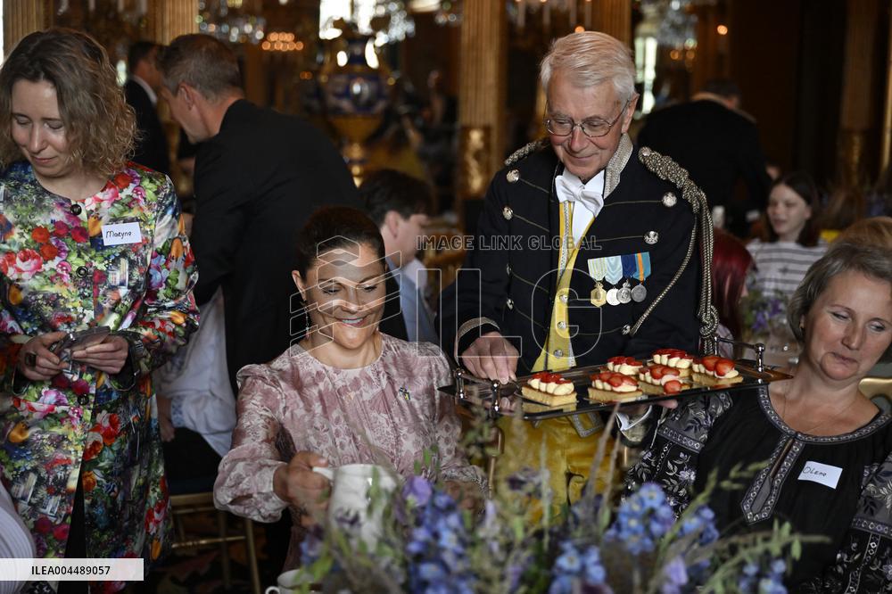 UKRAINIAN CHILDREN ROYAL PALACE