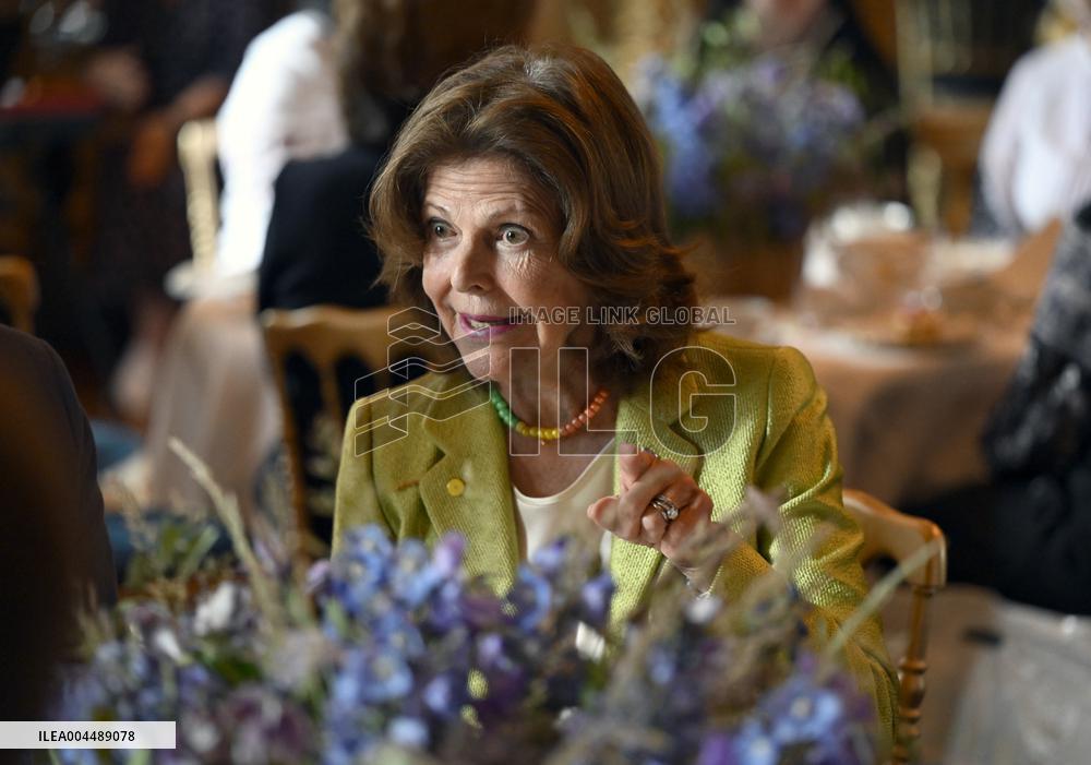 UKRAINIAN CHILDREN ROYAL PALACE