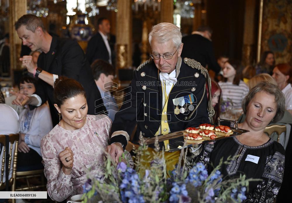 UKRAINIAN CHILDREN ROYAL PALACE