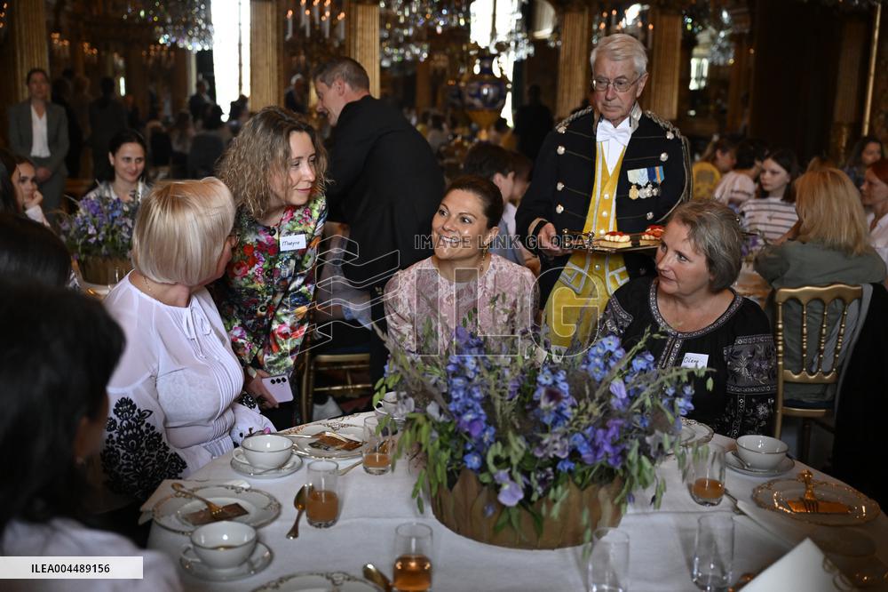 UKRAINIAN CHILDREN ROYAL PALACE