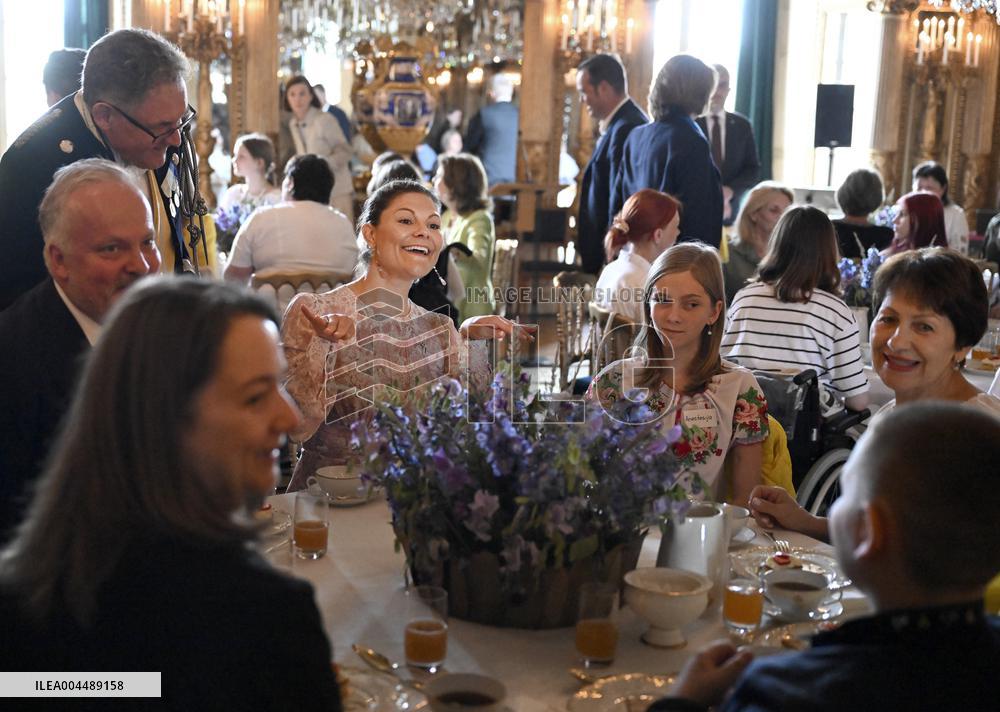 UKRAINIAN CHILDREN ROYAL PALACE