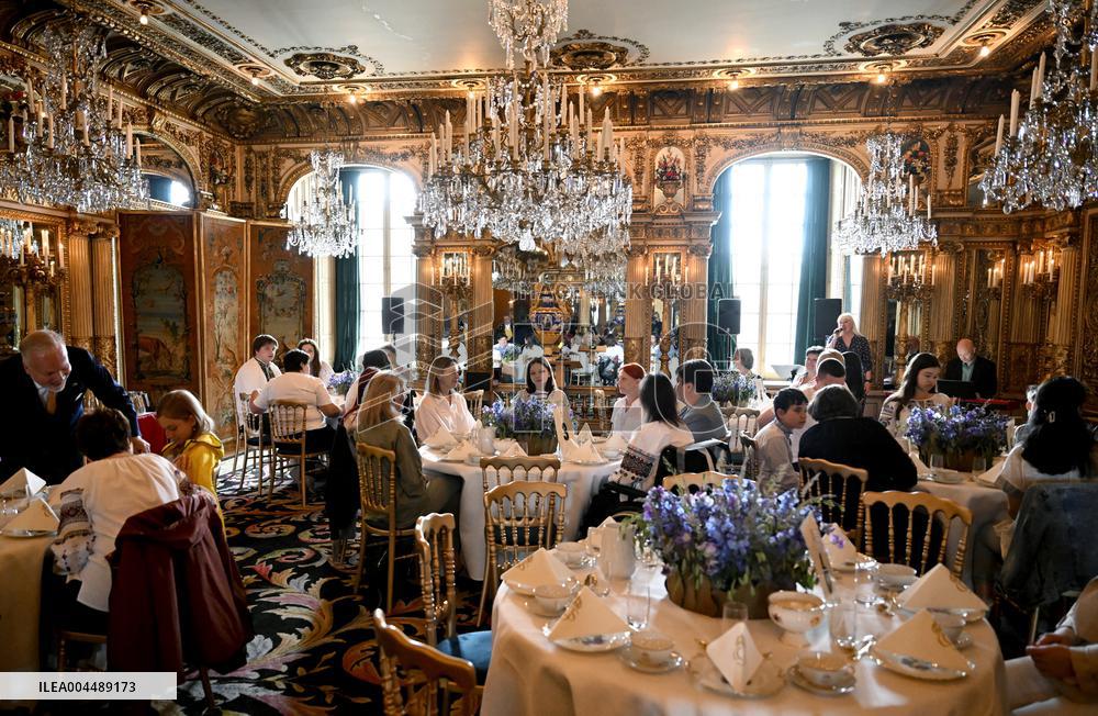 UKRAINIAN CHILDREN ROYAL PALACE