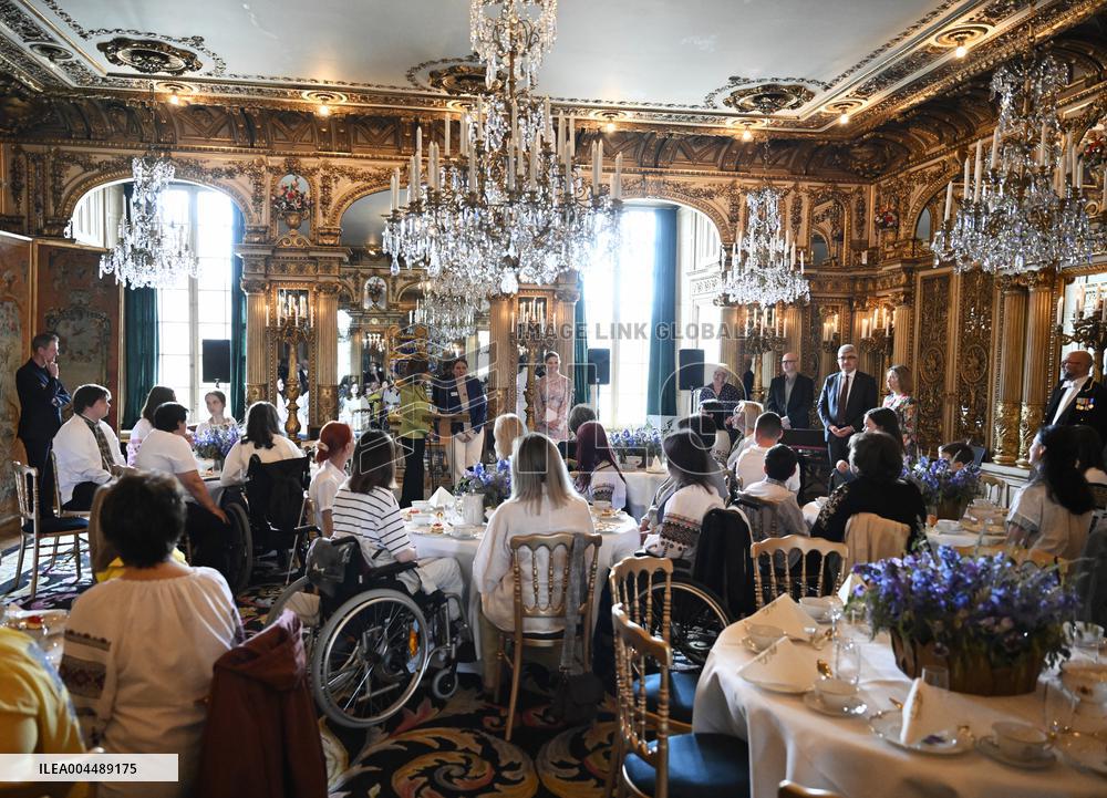 UKRAINIAN CHILDREN ROYAL PALACE