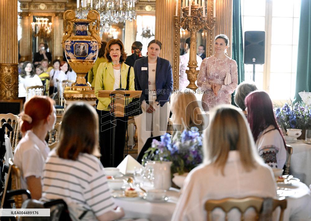 UKRAINIAN CHILDREN ROYAL PALACE