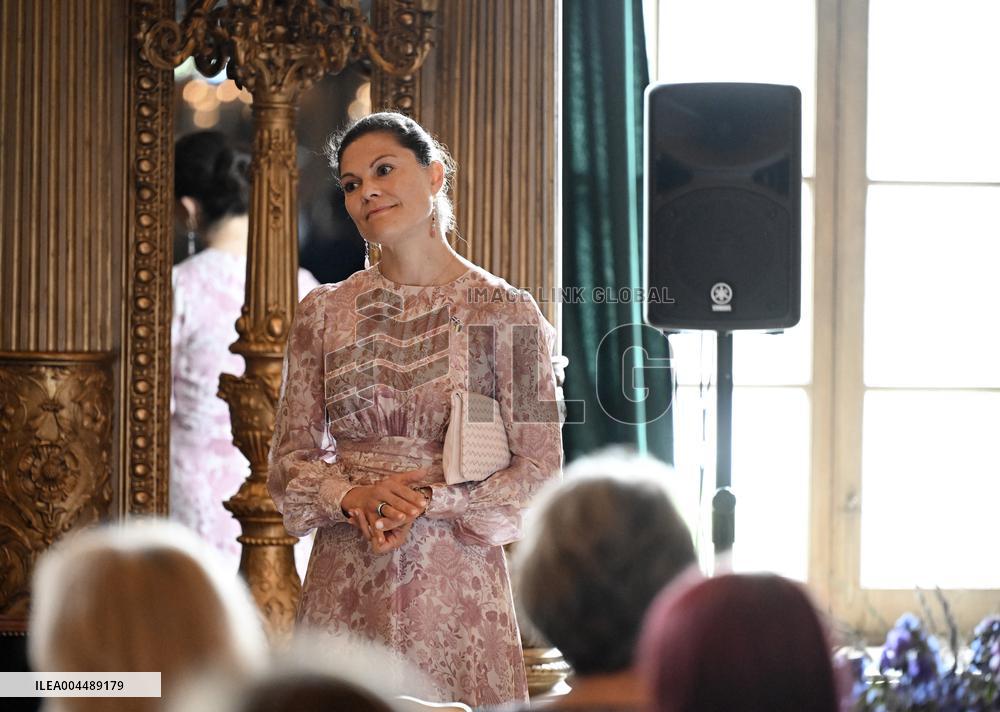 UKRAINIAN CHILDREN ROYAL PALACE