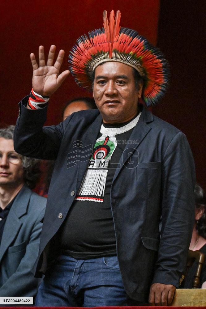 Speeches before a Motion de censure vote at the National Assembly FA