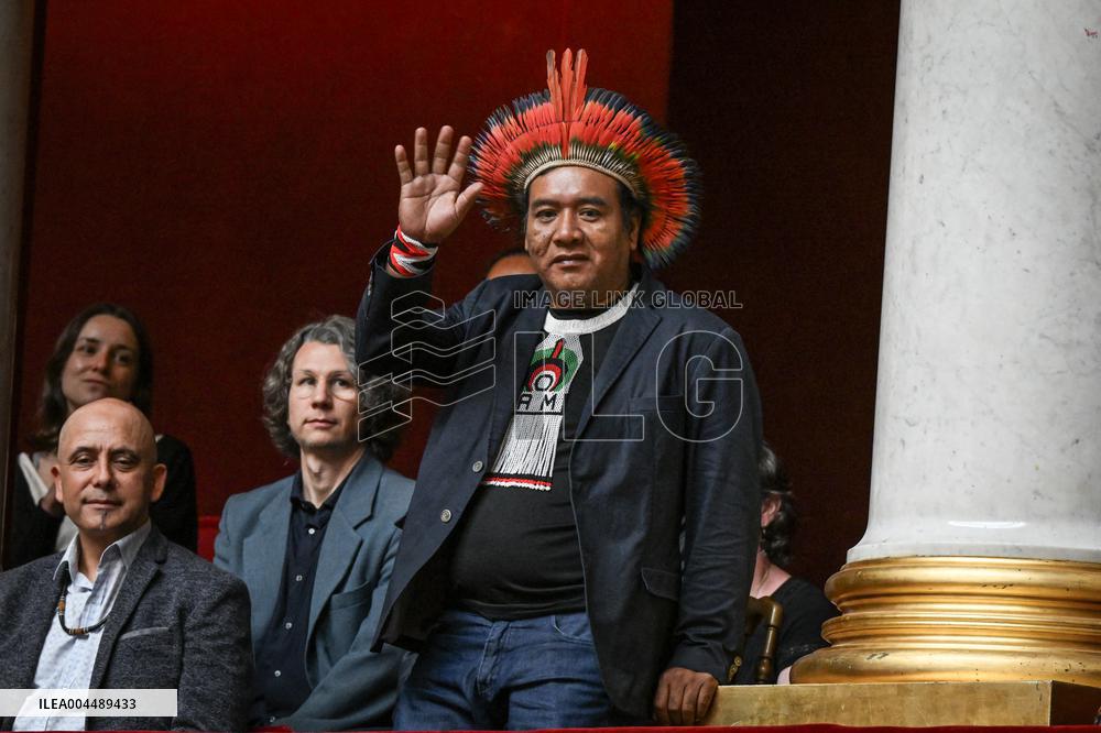 Speeches before a Motion de censure vote at the National Assembly FA