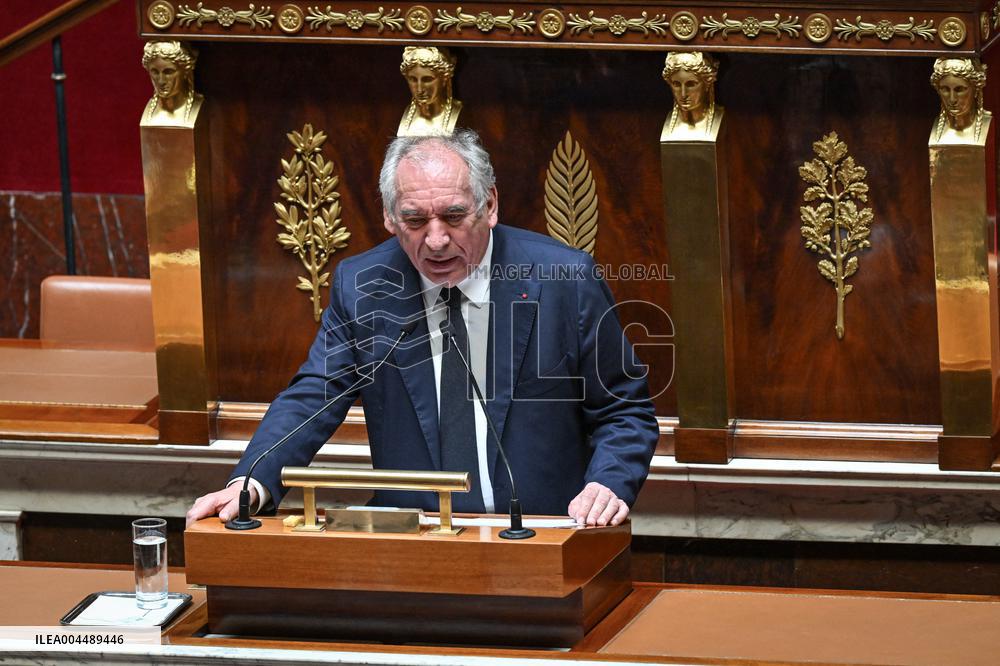Speeches before a Motion de censure vote at the National Assembly FA