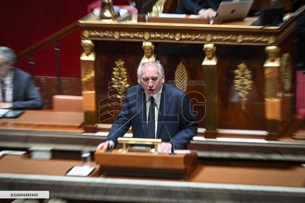 Speeches before a Motion de censure vote at the National Assembly FA