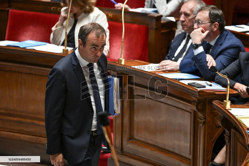 Speeches before a Motion de censure vote at the National Assembly FA