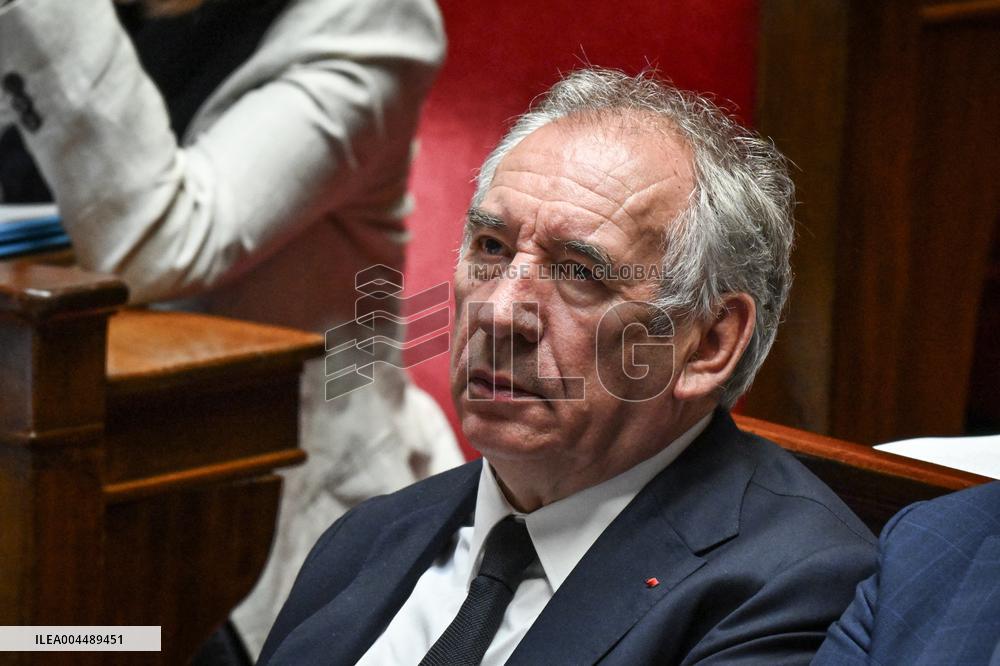 Speeches before a Motion de censure vote at the National Assembly FA