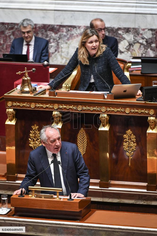 Speeches before a Motion de censure vote at the National Assembly FA